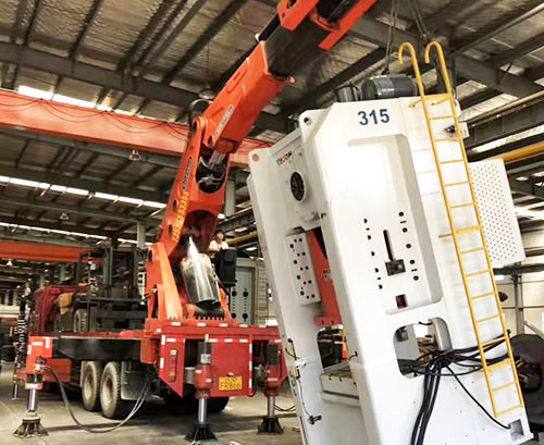 望江县附近随车吊出租，轻松解决运输难题