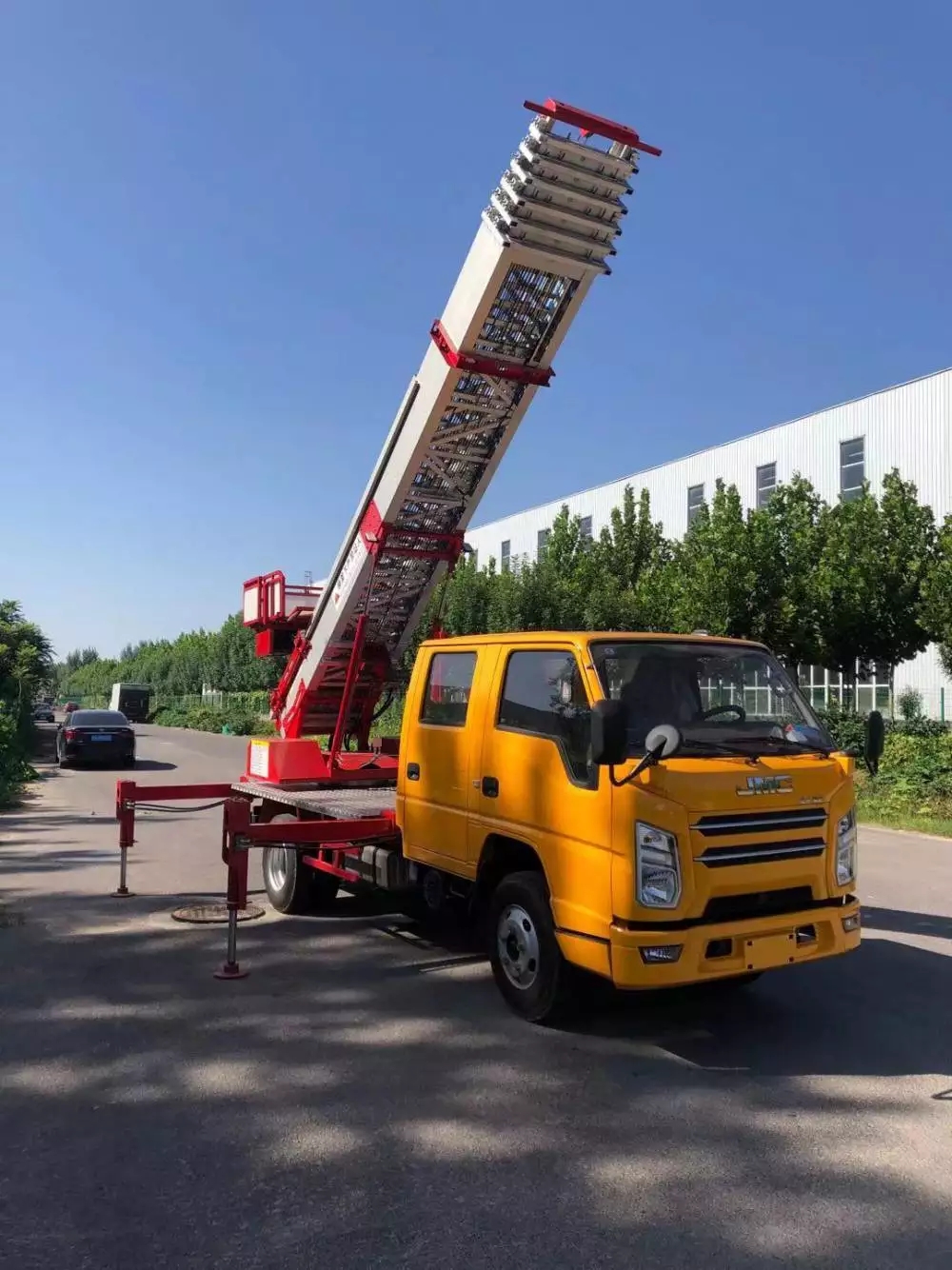 望江县附近的云梯车出租服务：轻松解决高空作业需求